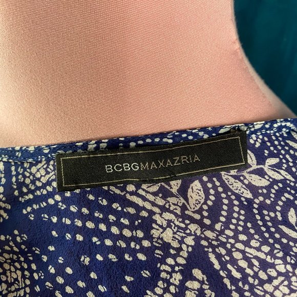 BCBGMaxAzria Nickelette Batik-Printed Top Blue - Picture 6 of 7